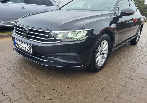 Volkswagen Passat cena 81500 przebieg: 37900, rok produkcji 2022 z Warszawa małe 667